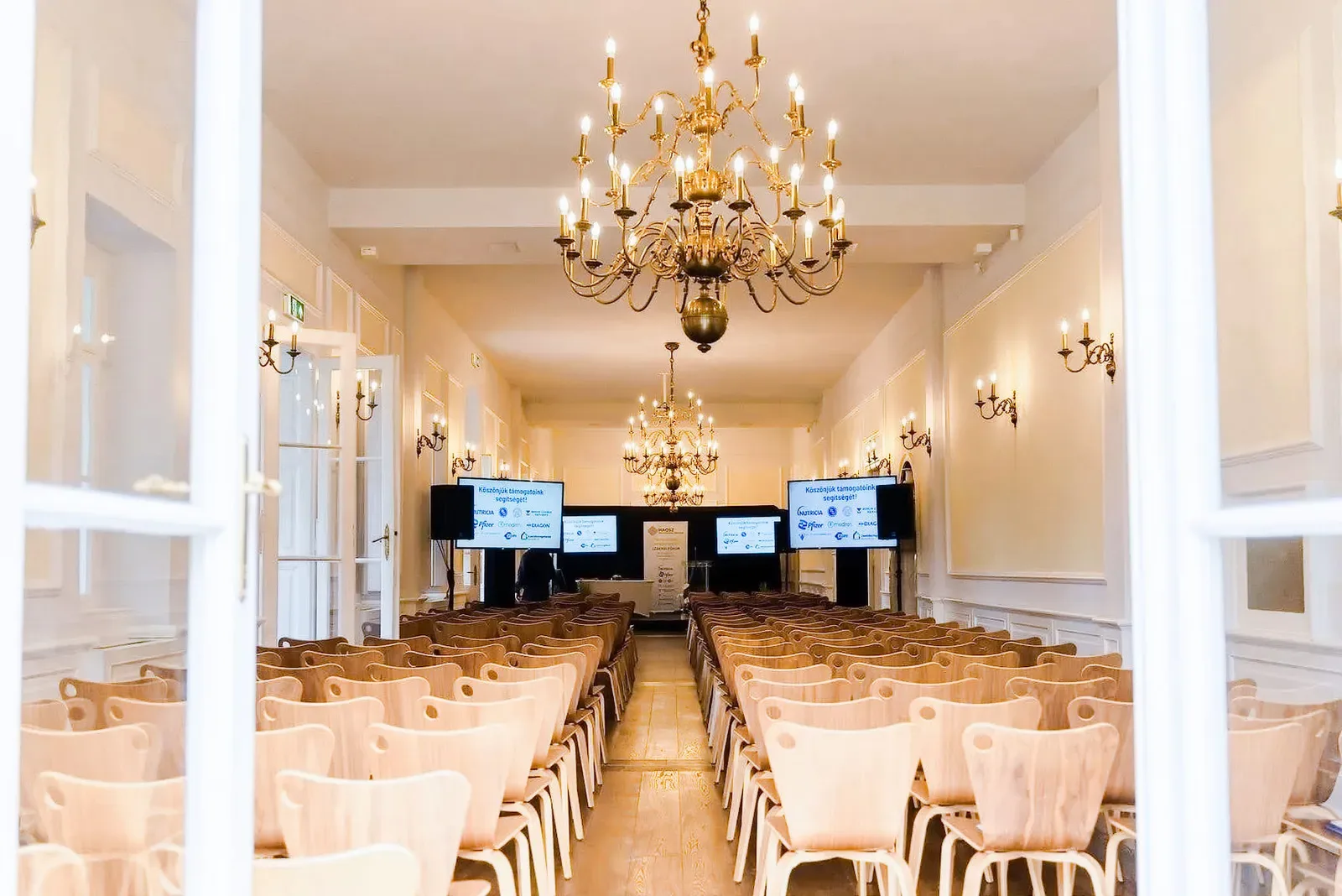 Egész napos konferencia catering büféasztal