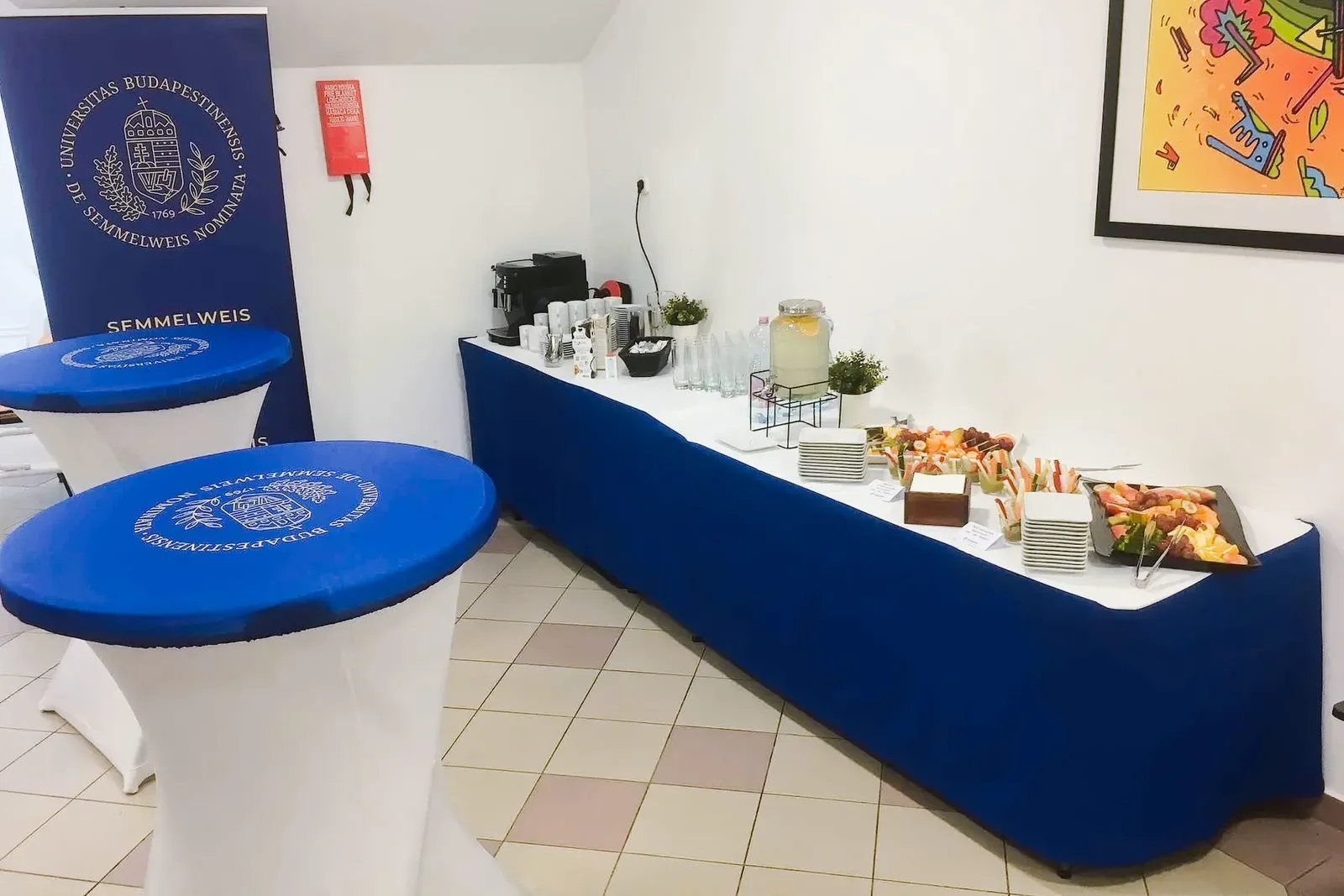 Office catering büféasztal egy meetinghez